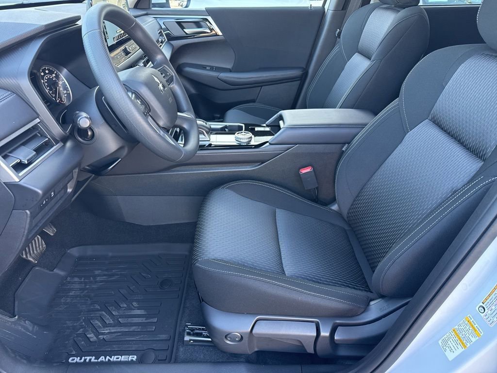 New 2026 Mitsubishi Outlander ES image 23