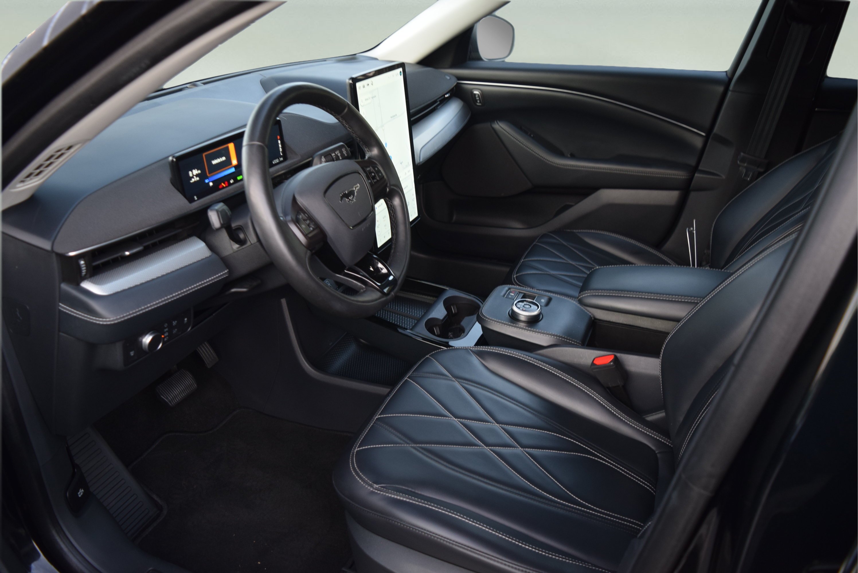 Used 2021 Ford Mustang Mach-E Select w/ Comfort/Appearance Package AWD/4WD image 10