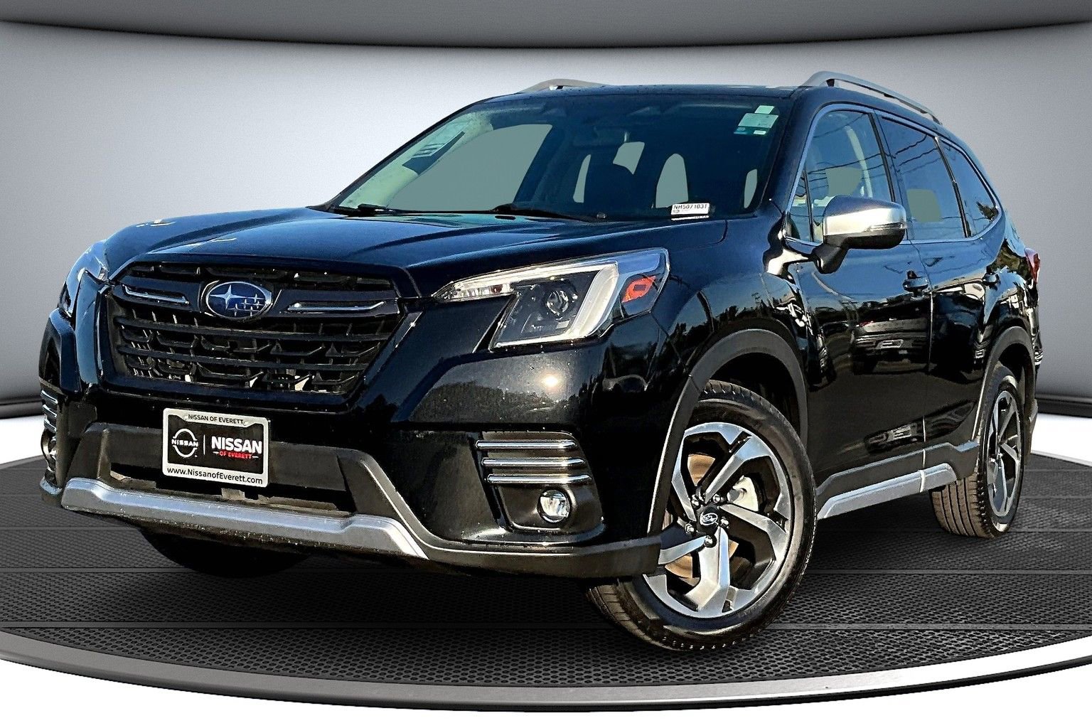 Used 2022 Subaru Forester Touring image 3