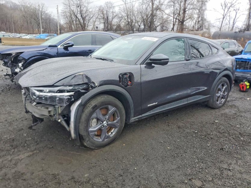 Used 2022 Ford Mustang Mach-E Select w/ Comfort/Technology Package image 3