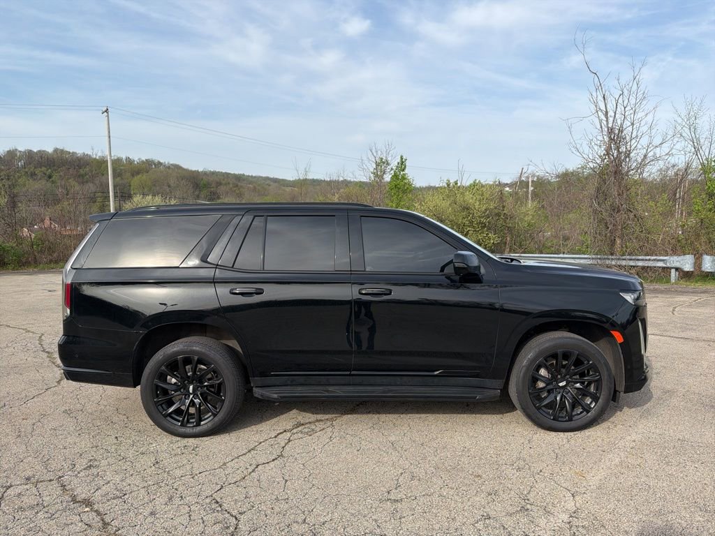 Used 2024 Cadillac Escalade Sport w/ LPO, ONYX Package image 2