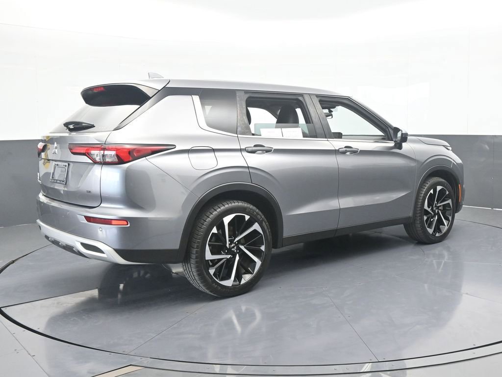 Used 2022 Mitsubishi Outlander SE image 6