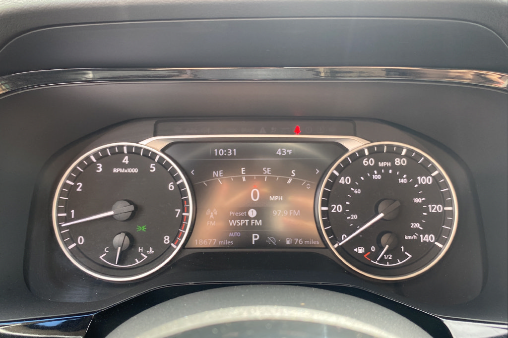 Used 2024 Nissan Pathfinder SL AWD/4WD image 16