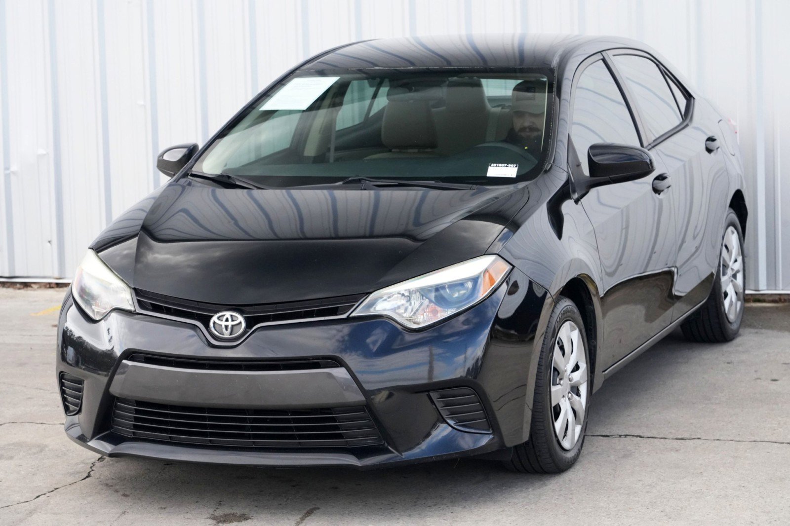 Used 2016 Toyota Corolla LE image 39