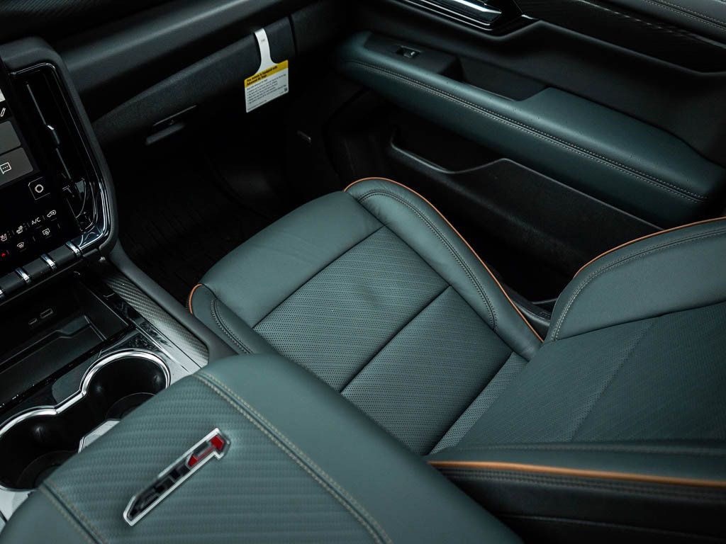 New 2026 GMC Yukon XL AT4 w/ AT4 Premium Package AWD/4WD image 27