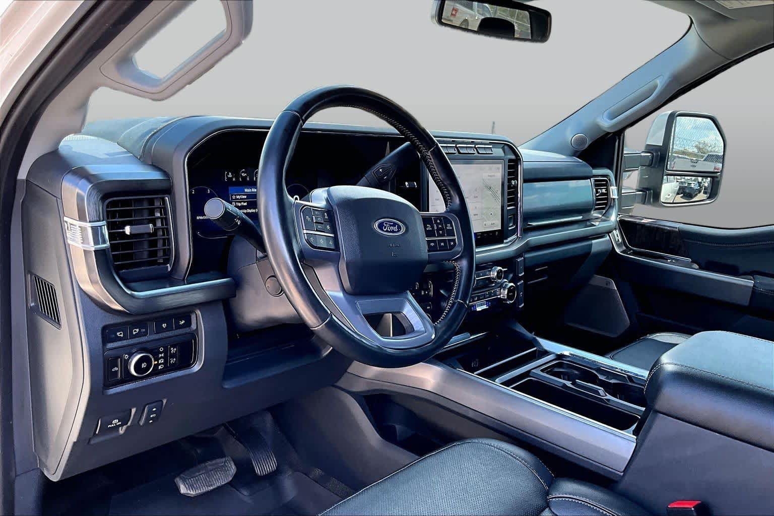 Used 2023 Ford F350 Lariat w/ Lariat Ultimate Package AWD/4WD image 18