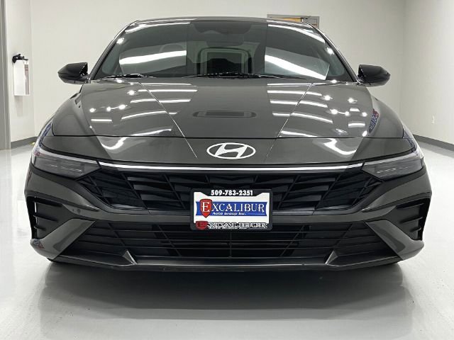Used 2025 Hyundai Elantra Sport image 2