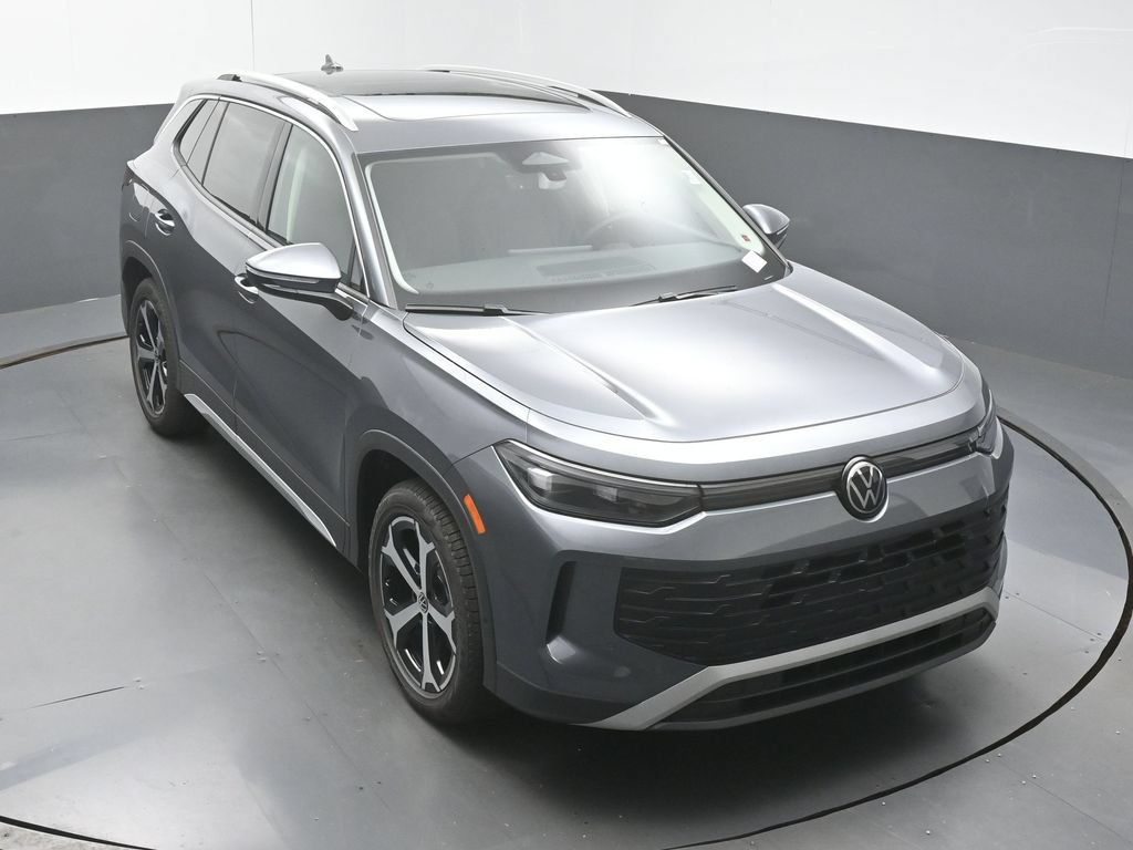 New 2026 Volkswagen Tiguan SE FWD image 42