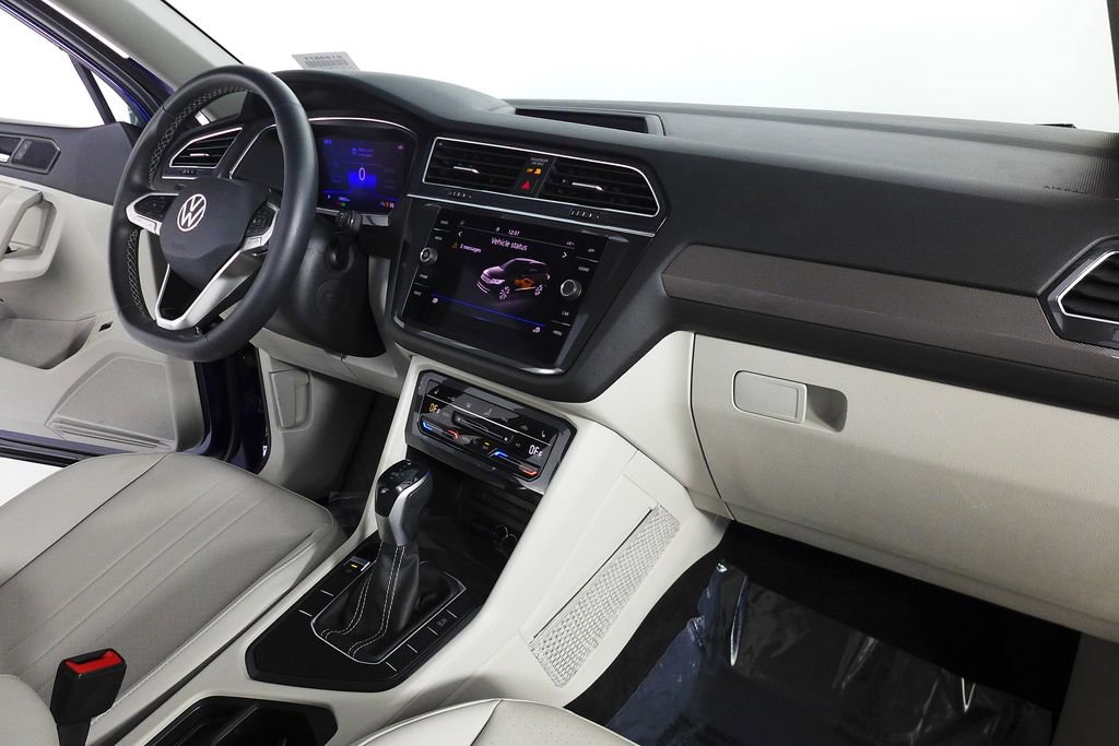 Used 2022 Volkswagen Tiguan SE image 11