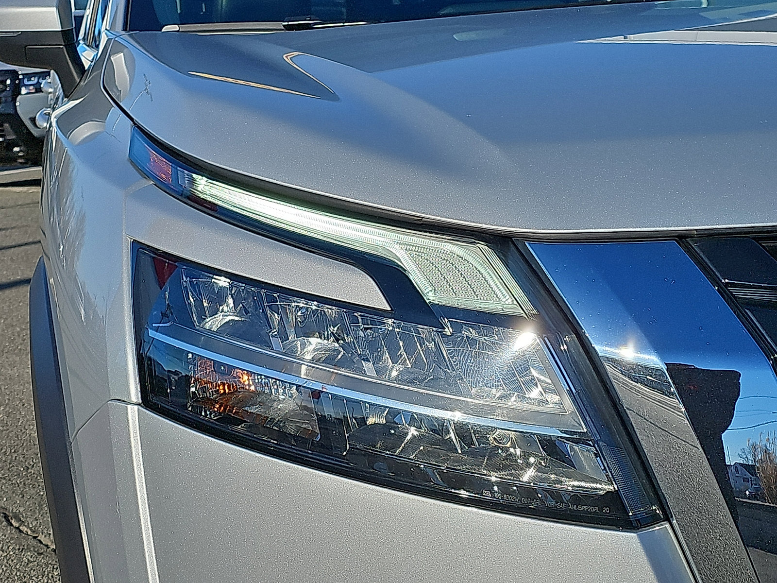 Used 2022 Nissan Pathfinder Platinum w/ Cargo Package image 9