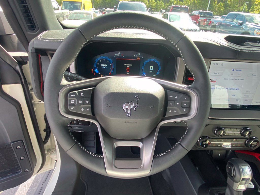 New 2026 Ford Bronco Outer Banks w/ Sasquatch Package AWD/4WD image 13
