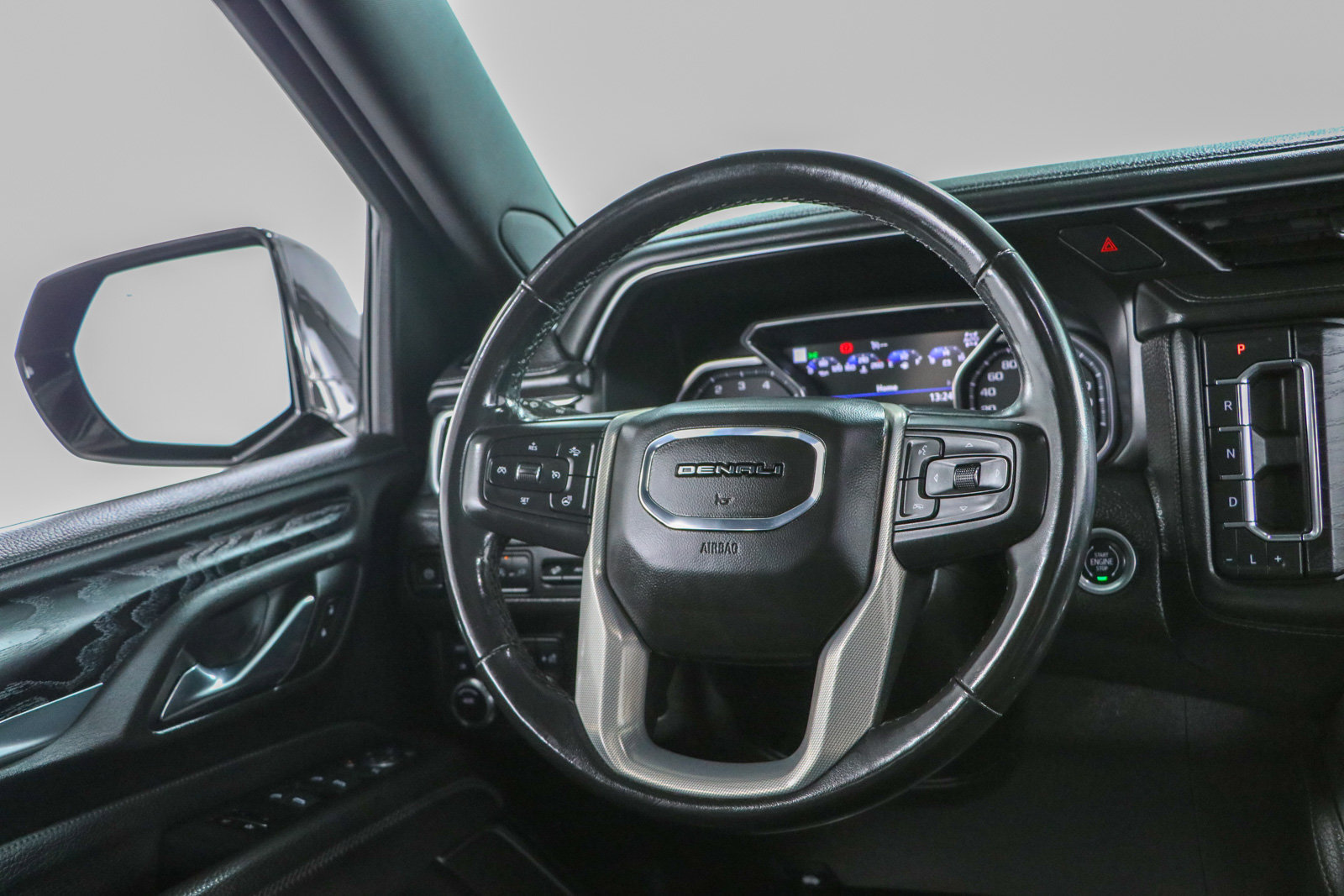 Used 2021 GMC Yukon Denali AWD/4WD image 13