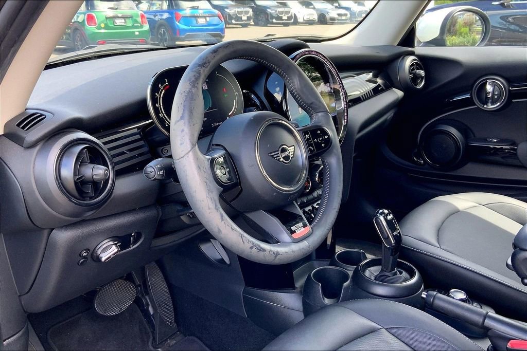 Certified 2023 MINI Cooper 2-Door Hardtop w/ Multitone Edition image 15