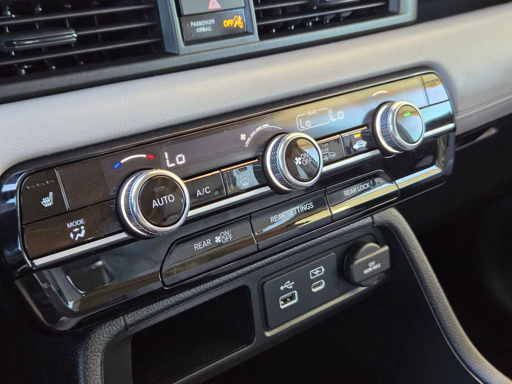 Used 2023 Honda Pilot Touring image 19