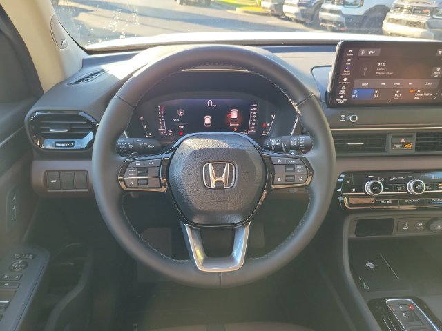 New 2026 Honda Pilot Touring image 11