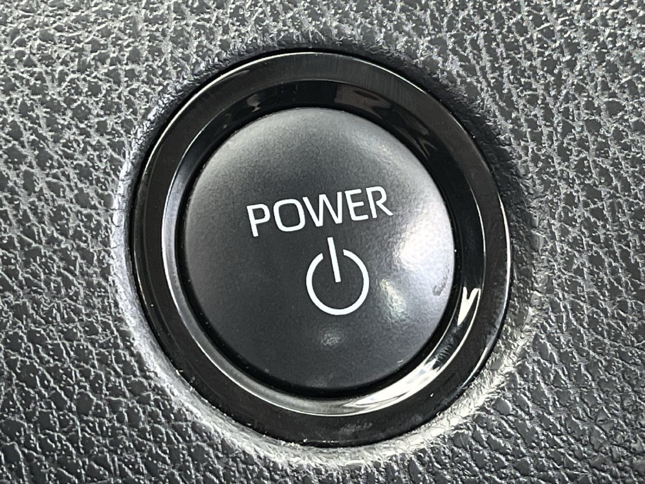 Used 2025 Toyota Camry LE FWD image 19