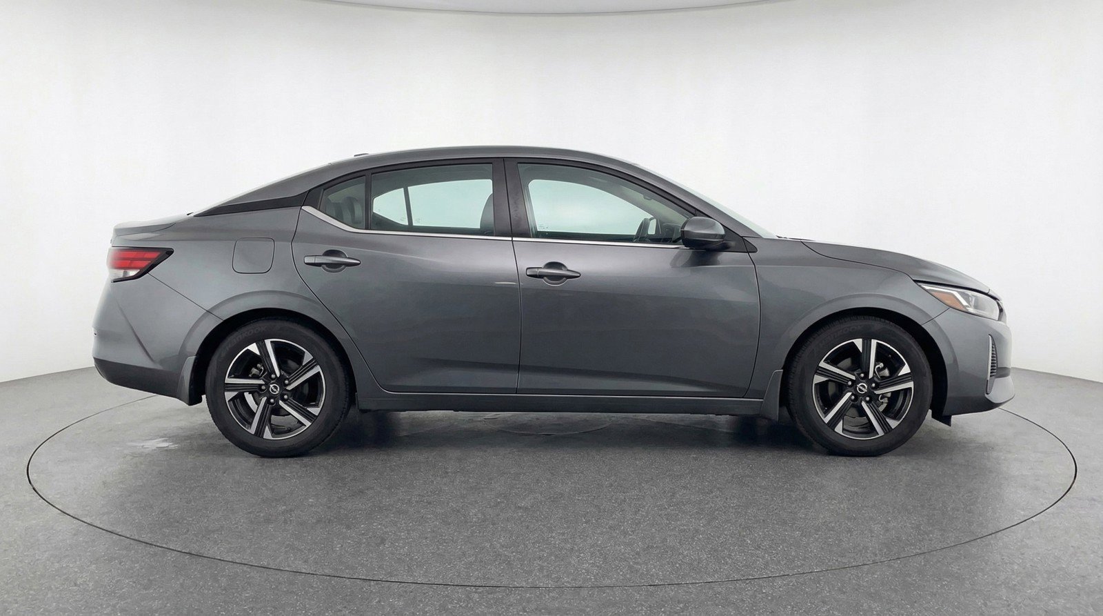 Used 2025 Nissan Sentra SV image 11