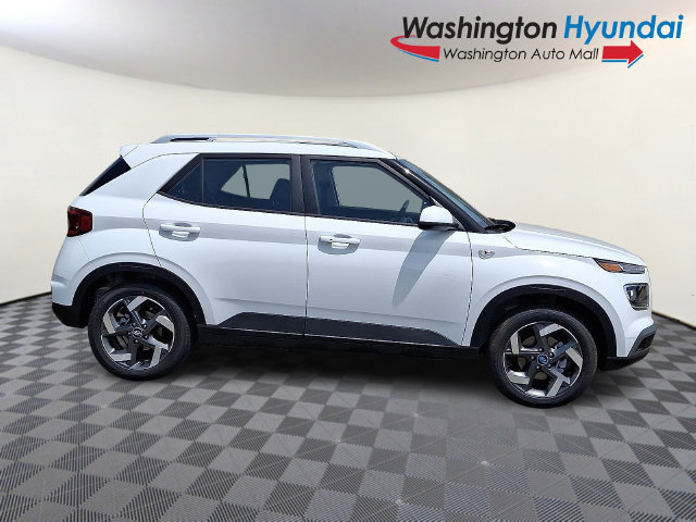 New 2026 Hyundai Venue FWD image 7