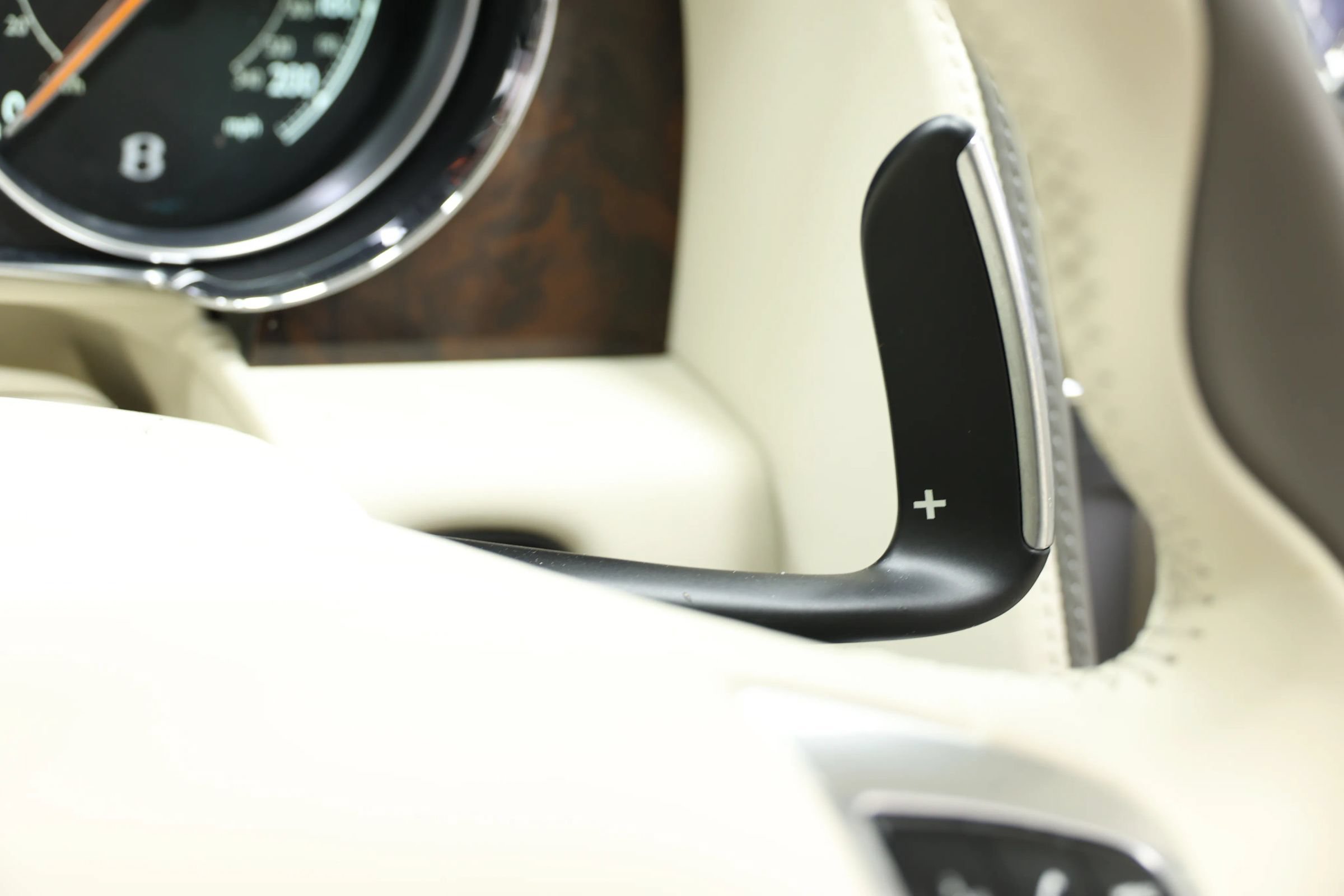 Used 2018 Bentley Flying Spur V8 AWD/4WD image 31