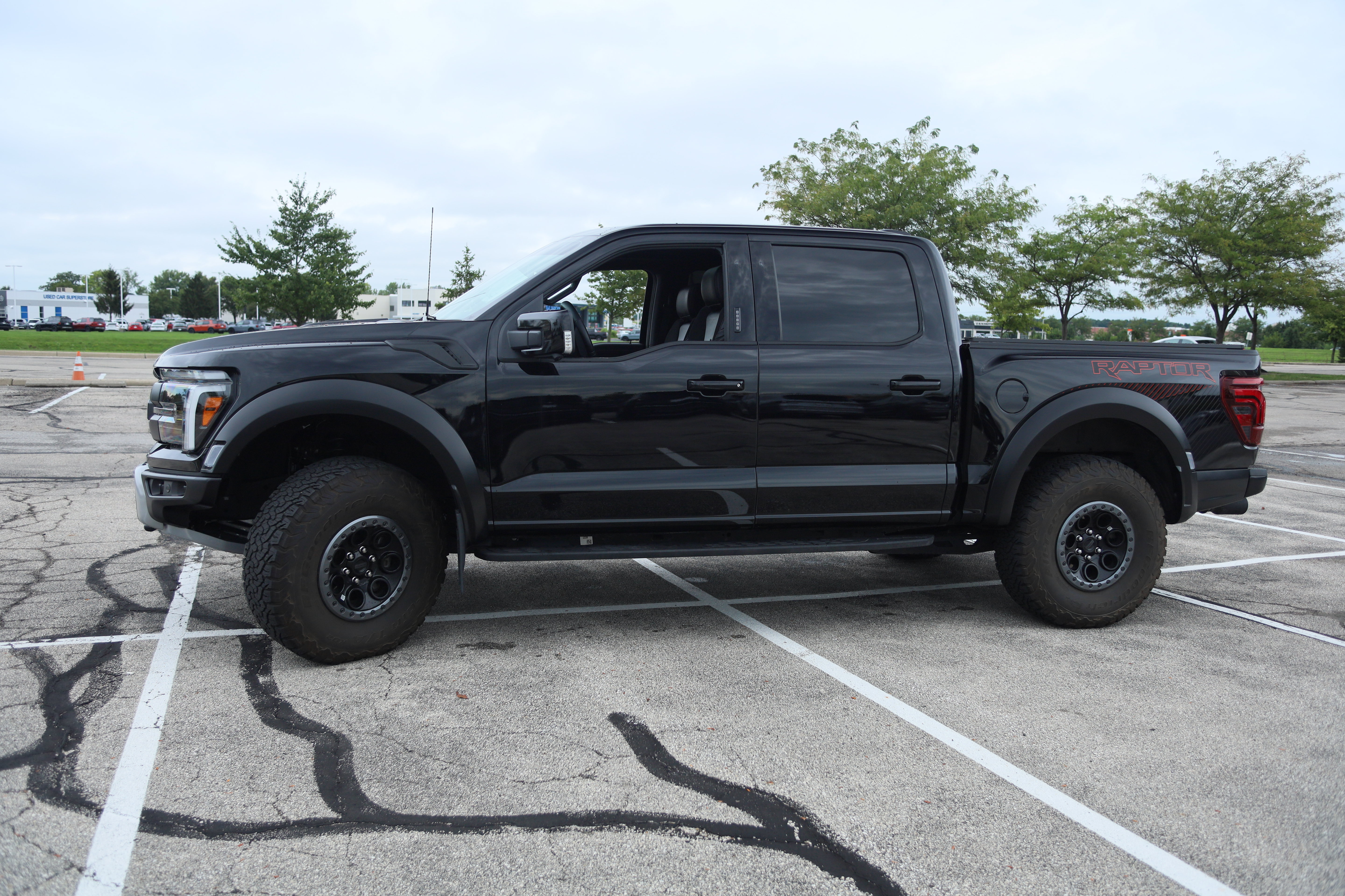 Used 2025 Ford F150 Raptor AWD/4WD image 9