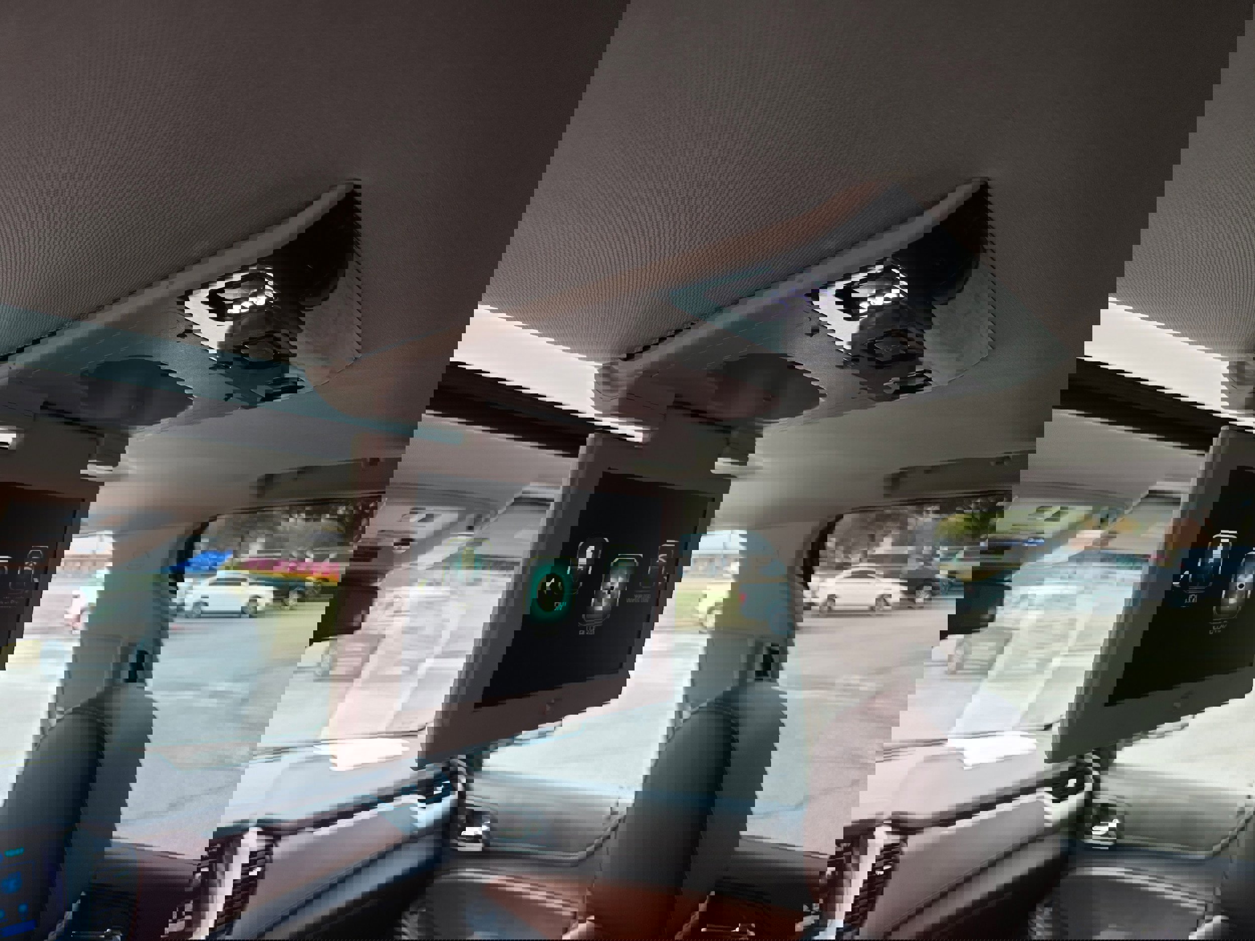 Used 2018 Chevrolet Suburban Premier image 15