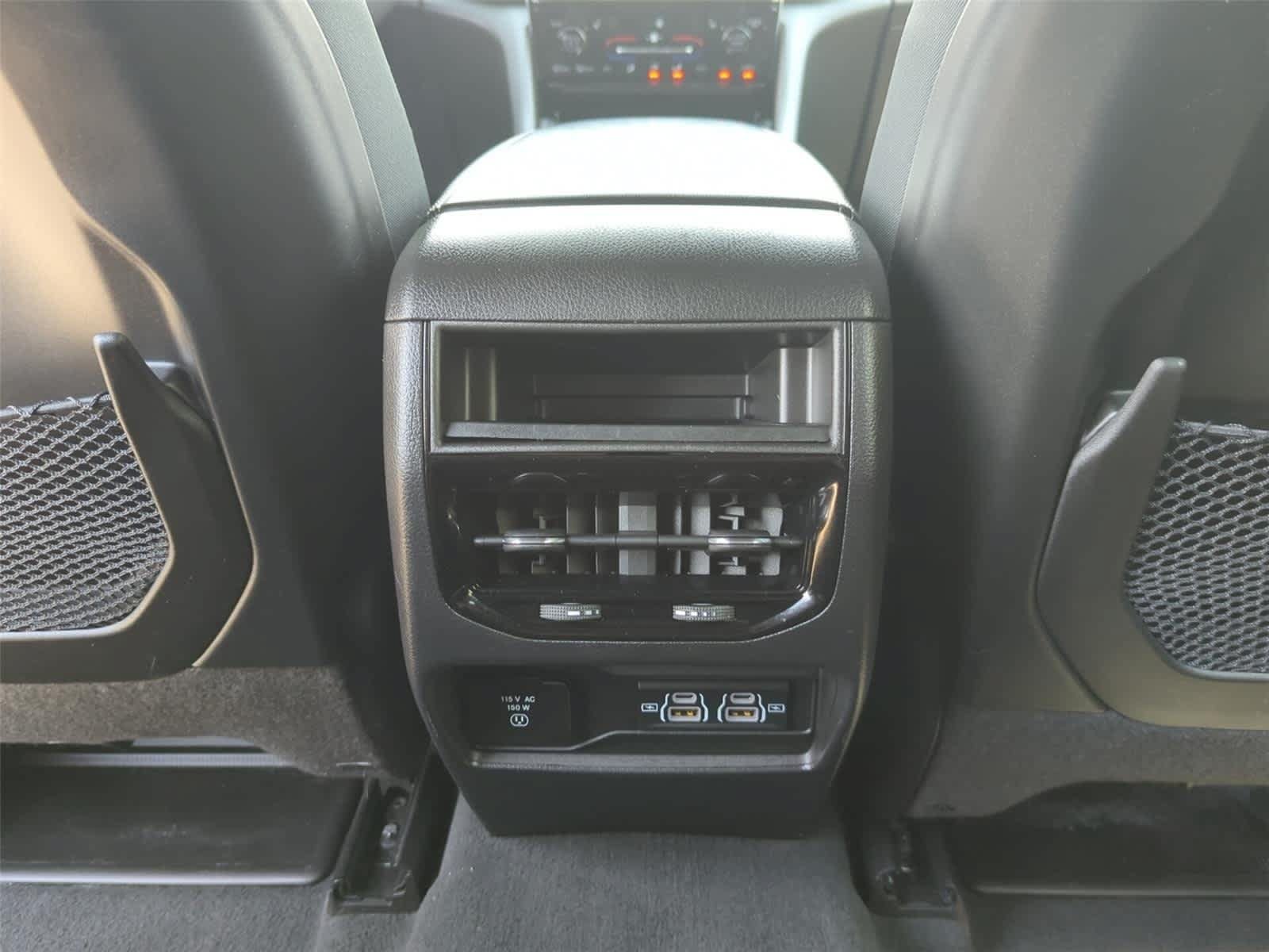 Used 2023 Jeep Grand Cherokee Altitude AWD/4WD image 28