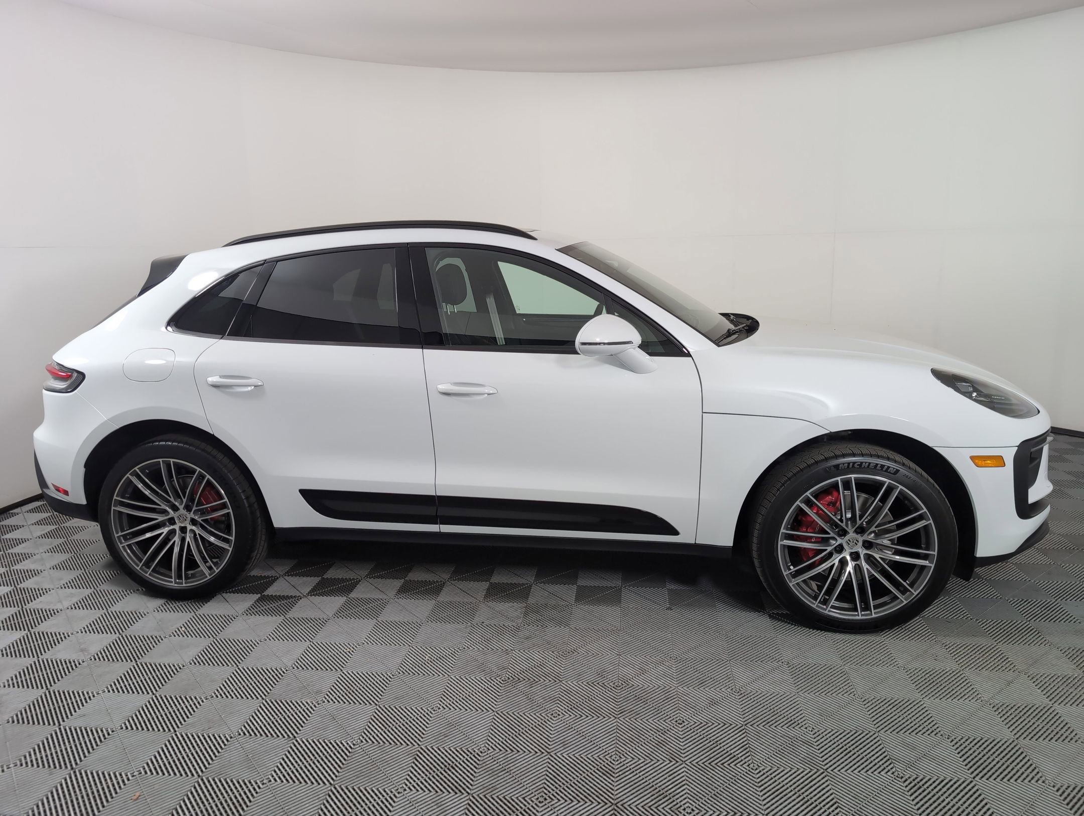Used 2026 Porsche Macan S image 9