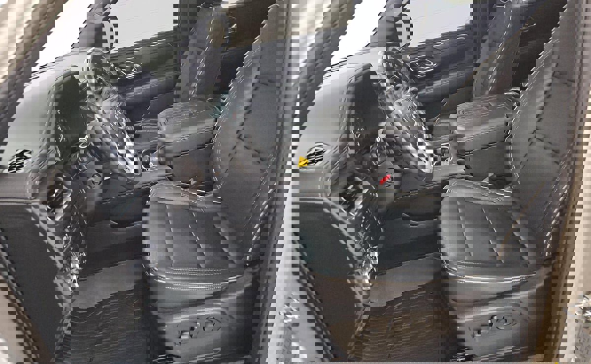 Used 2021 GMC Yukon XL SLT w/ SLT Premium Package image 6