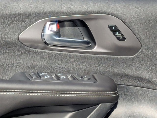New 2026 Chrysler Pacifica Select image 11