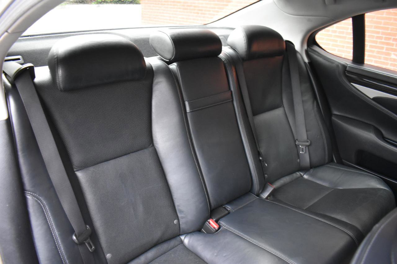 Used 2015 Lexus LS 460 AWD w/ Comfort Package image 16