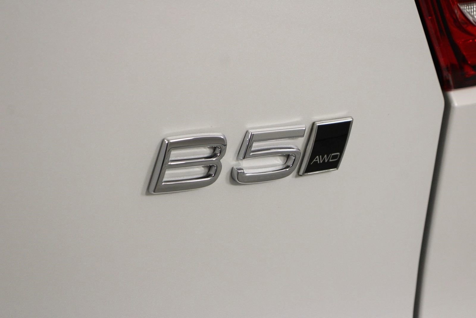 Certified 2026 Volvo XC40 B5 Plus w/ Protection Package Premier image 20