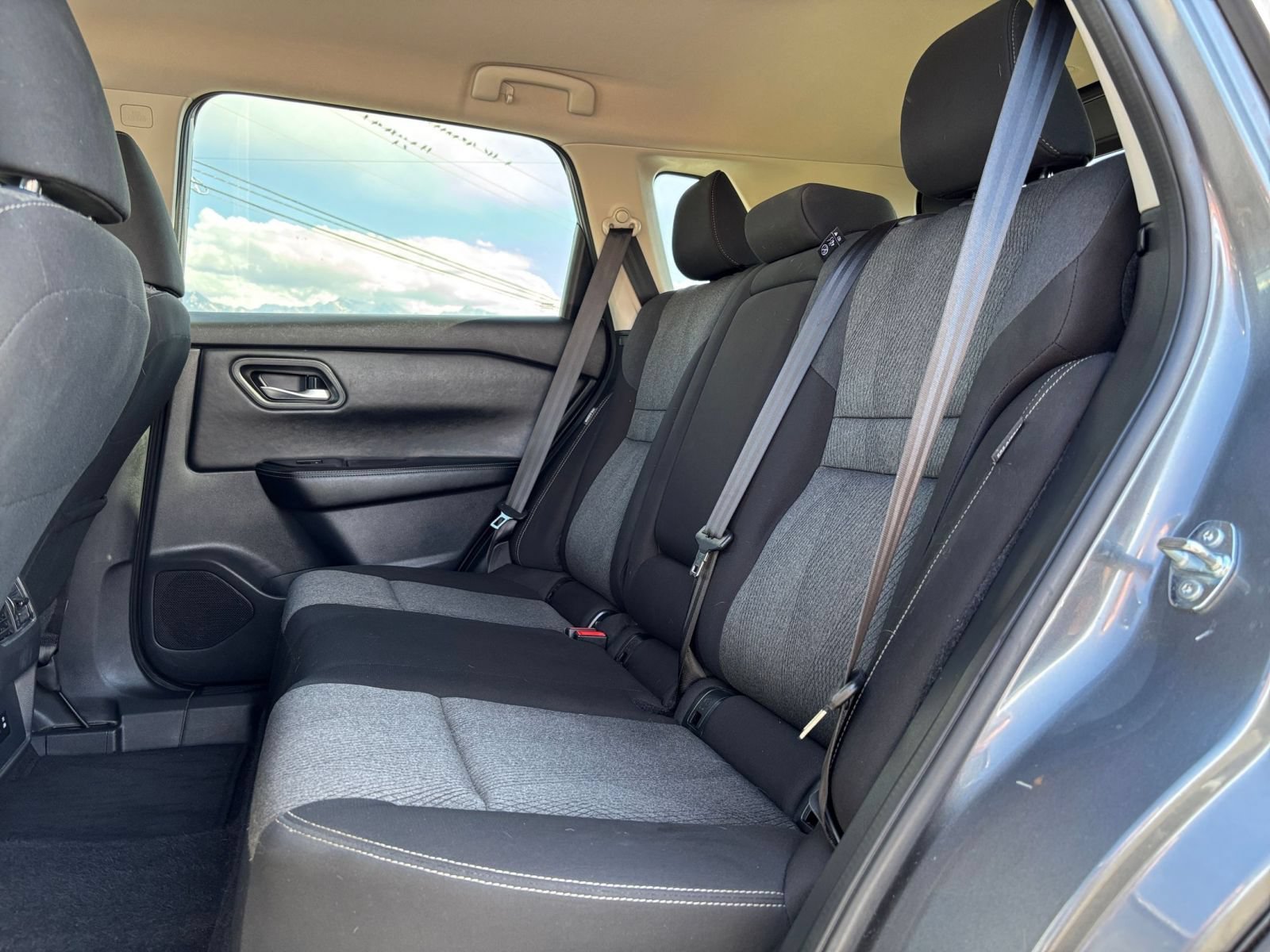 Used 2025 Nissan Rogue SV AWD/4WD image 27