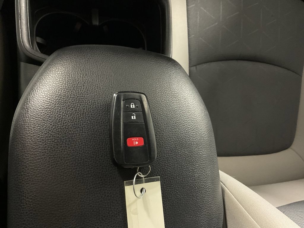 Used 2022 Toyota RAV4 XLE AWD/4WD image 40