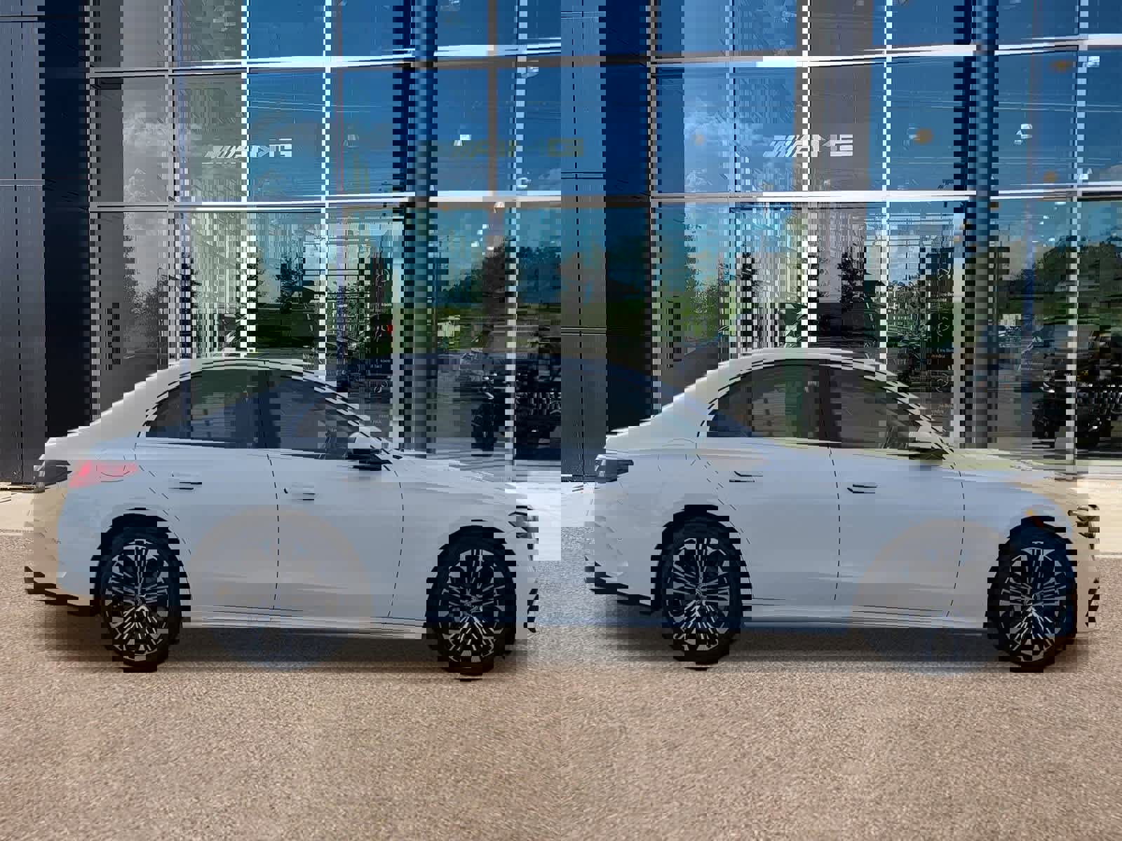 Used 2025 Mercedes-Benz E 450 4MATIC Sedan image 4