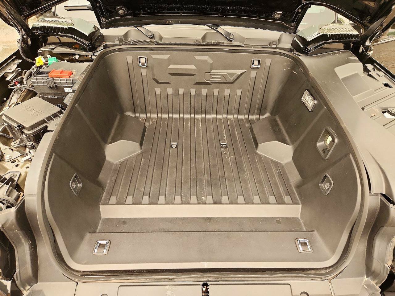 Used 2025 GMC Hummer EV 2X AWD/4WD image 9