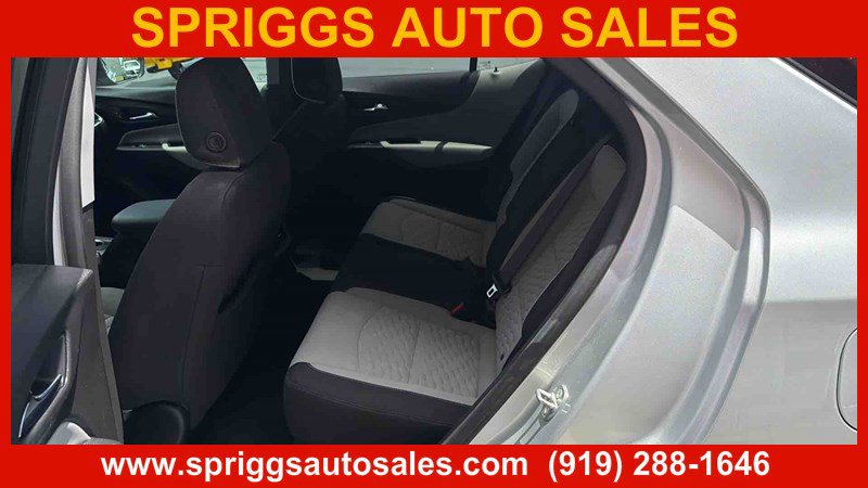 Used 2021 Chevrolet Equinox LS w/ LS Convenience Package FWD image 3