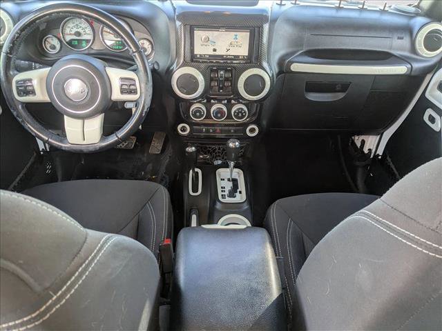 Used 2018 Jeep Wrangler Unlimited Sahara w/ Connectivity Group image 17