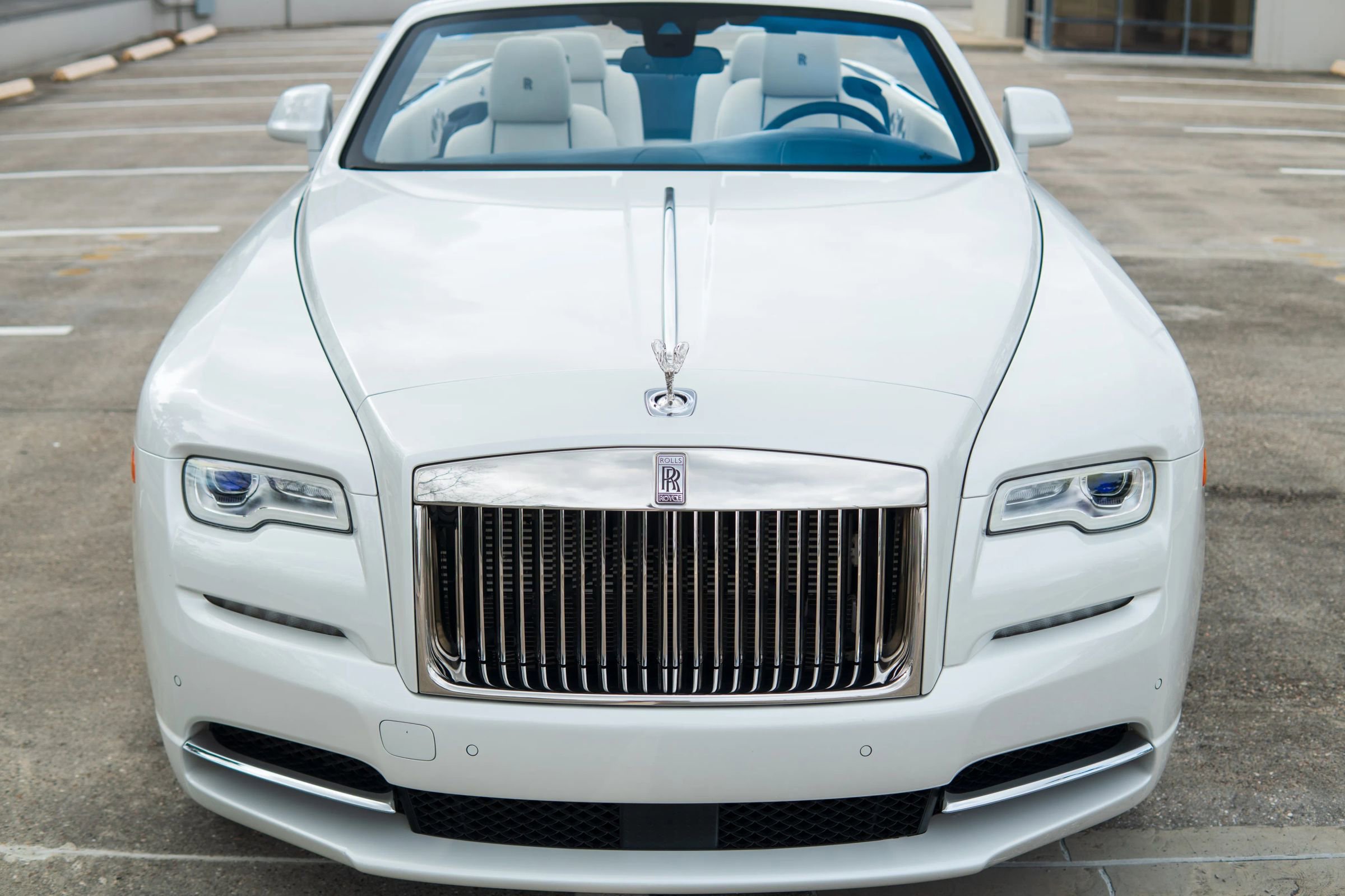 Used 2017 Rolls-Royce Dawn RWD image 35