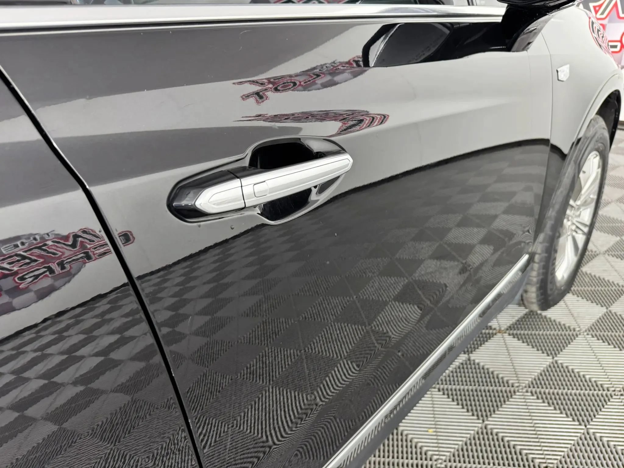 Used 2017 Cadillac XT5 Luxury w/ Driver Awareness Package FWD image 31