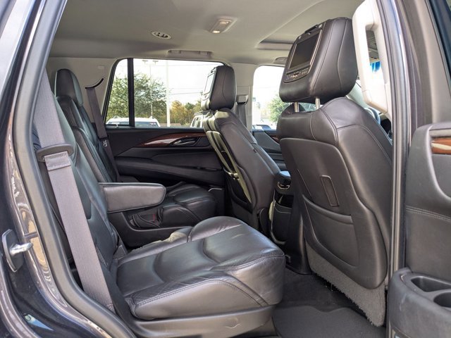 Used 2017 Cadillac Escalade Luxury image 22