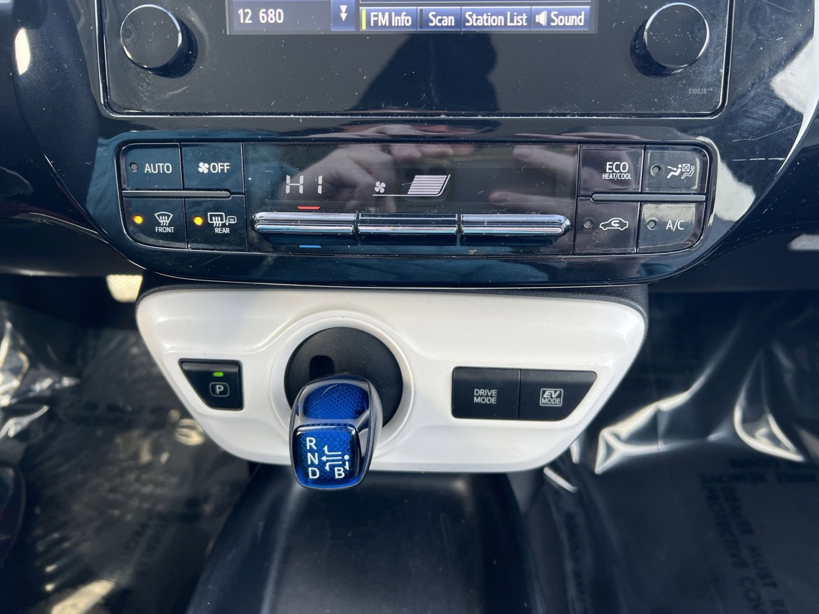 Used 2017 Toyota Prius Two image 19