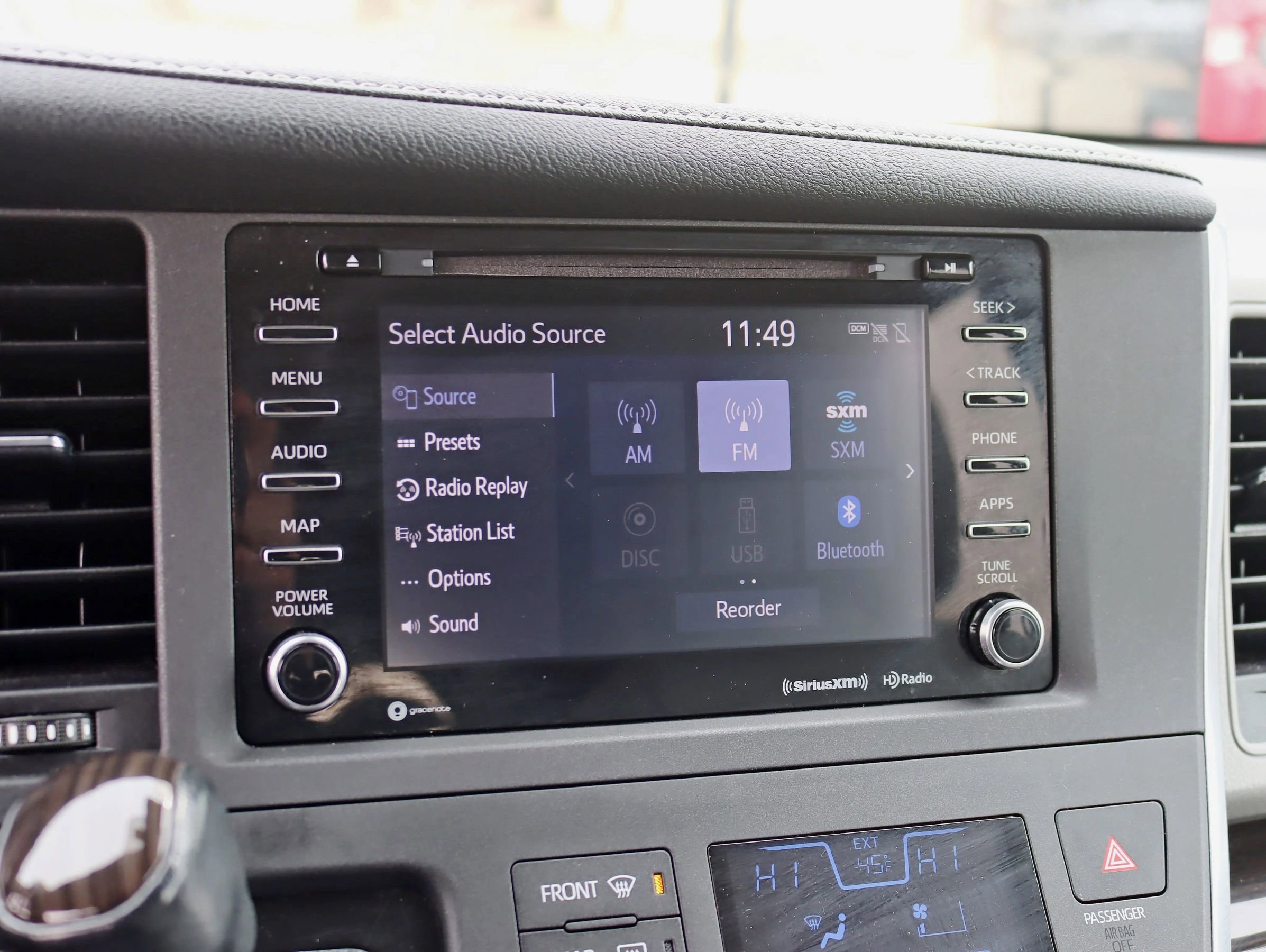 Used 2018 Toyota Sienna XLE w/ XLE Navigation Package FWD image 22