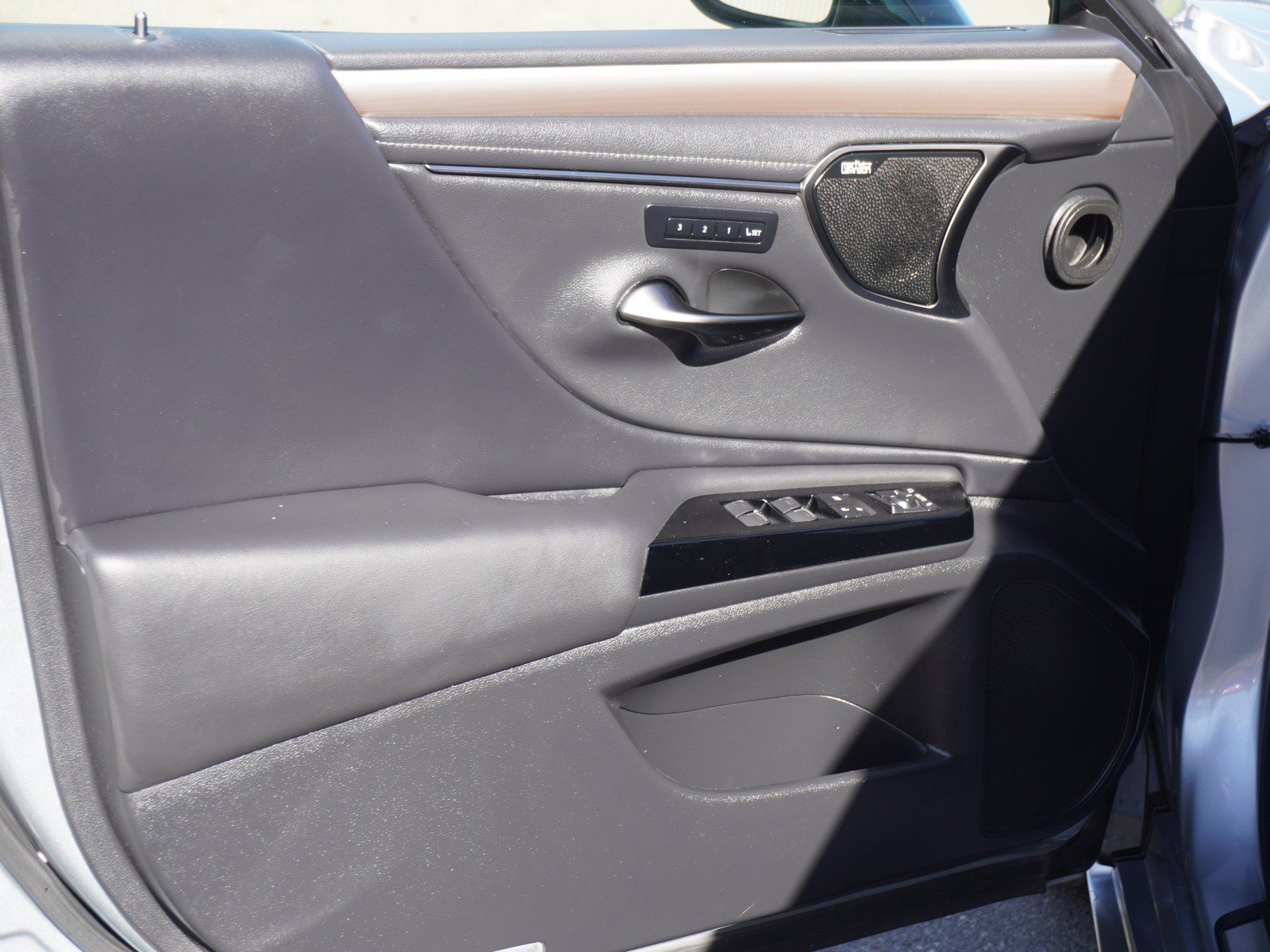 Used 2023 Lexus ES 350 F Sport w/ Accessory Package (Z2) FWD image 20