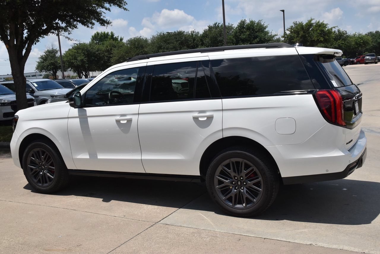 Certified 2025 Ford Expedition Platinum w/ Stealth Performance Package AWD/4WD image 11