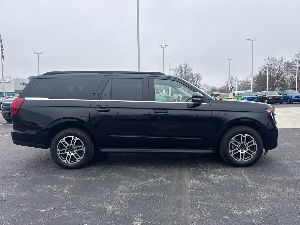 Used 2025 Ford Expedition Max Active AWD/4WD image 7