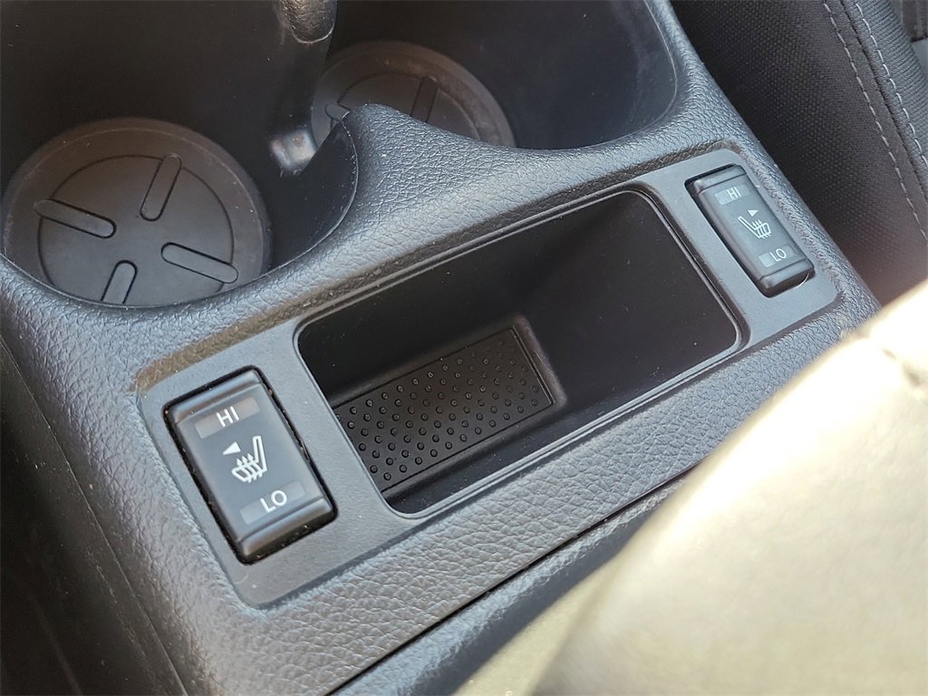 Used 2018 Nissan Rogue SV w/ Premium Package image 14