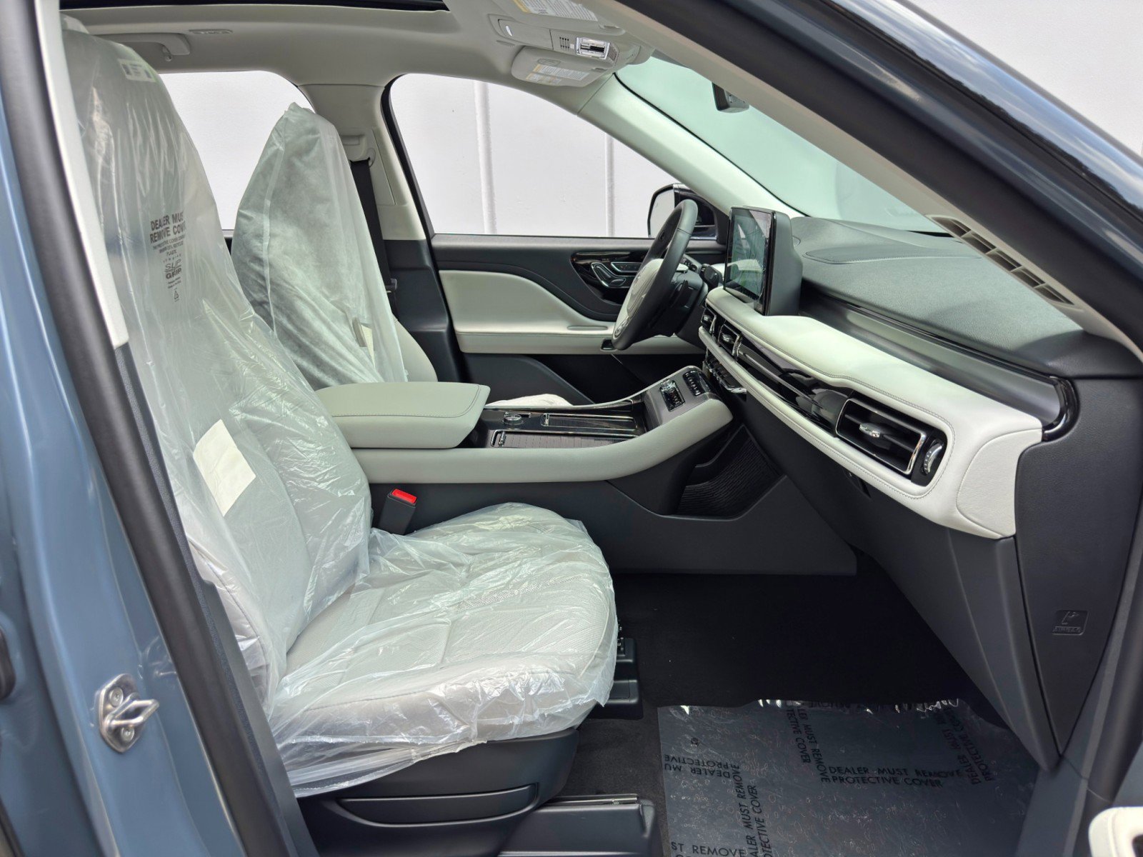 Used 2026 Lincoln Aviator AWD image 16