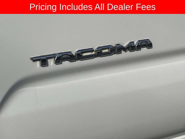 Used 2017 Toyota Tacoma TRD Sport w/ Tow Package (A/T) AWD/4WD image 11
