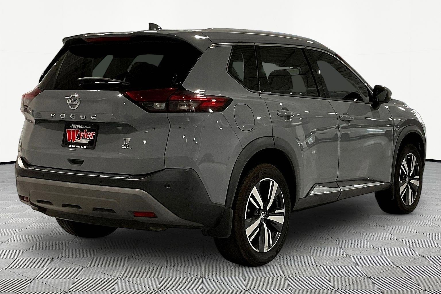 Used 2021 Nissan Rogue SL w/ Premium Package FWD image 6