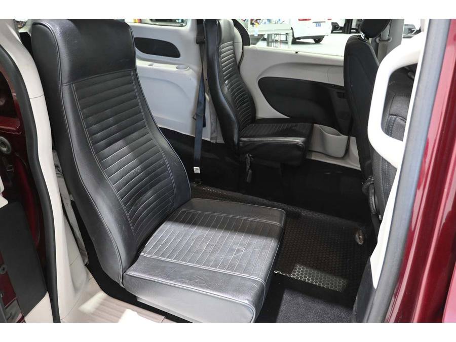 Used 2018 Chrysler Pacifica Touring Plus FWD image 17